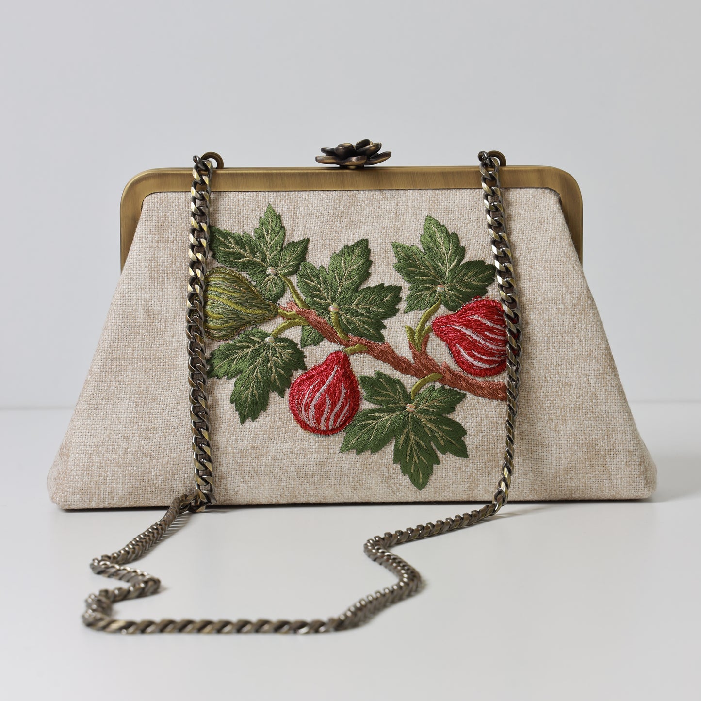 FIGS AND OLIVES CLUTCH