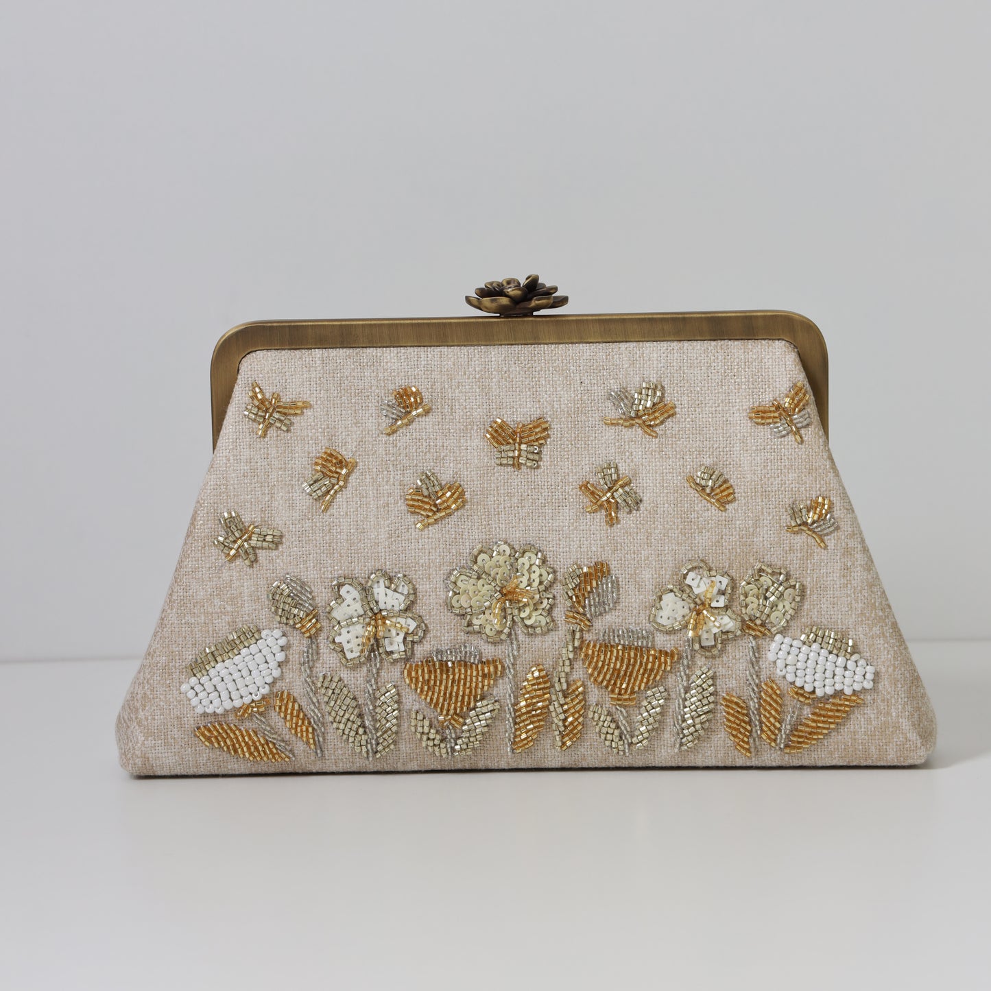 THE FLOWERS AND BUTTERFLIES CLUTCH