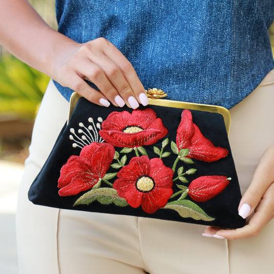POPPY FLOWER CLUTCH