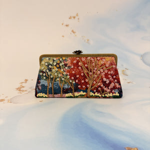 FOREST CLUTCH
