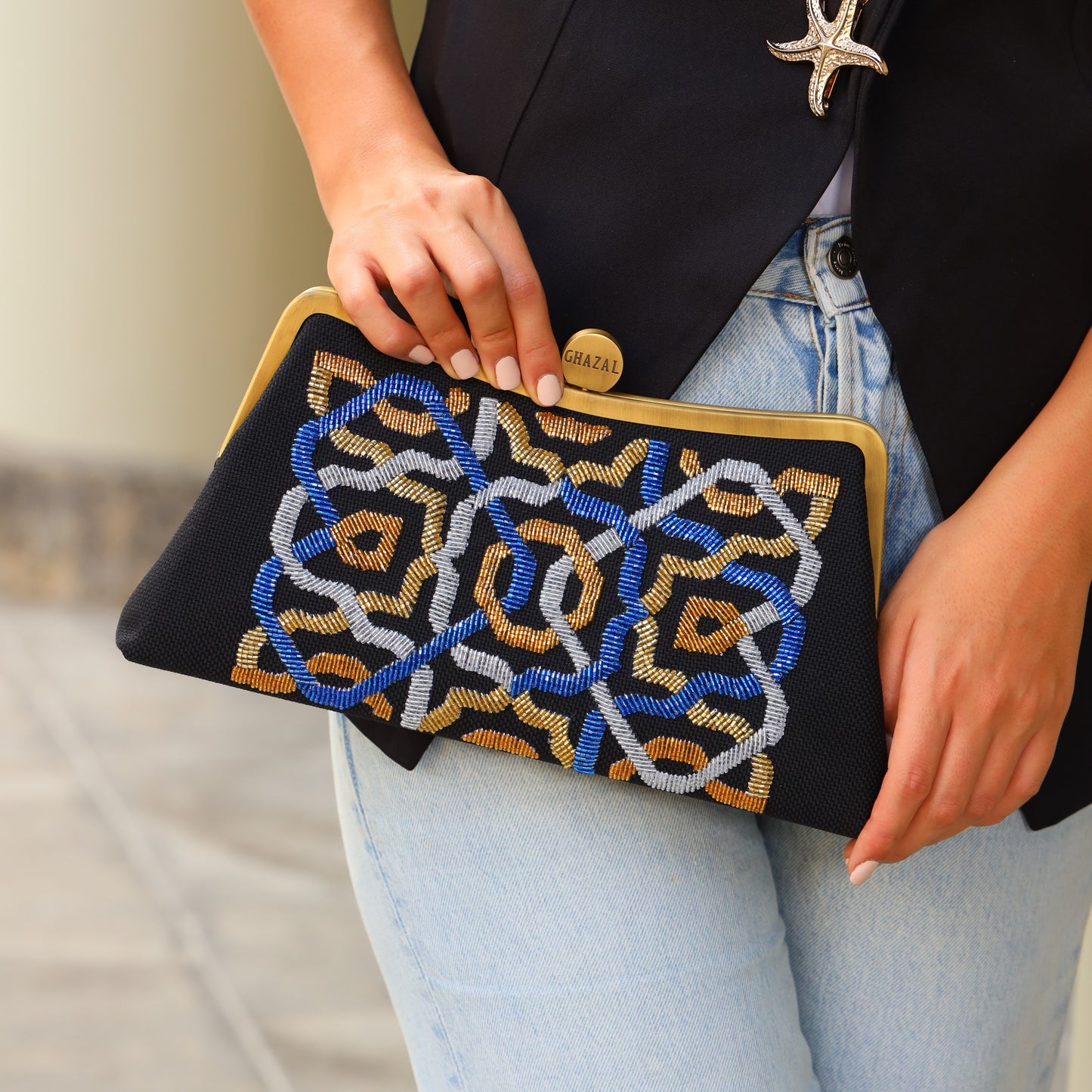 ARABESQUE CLUTCH