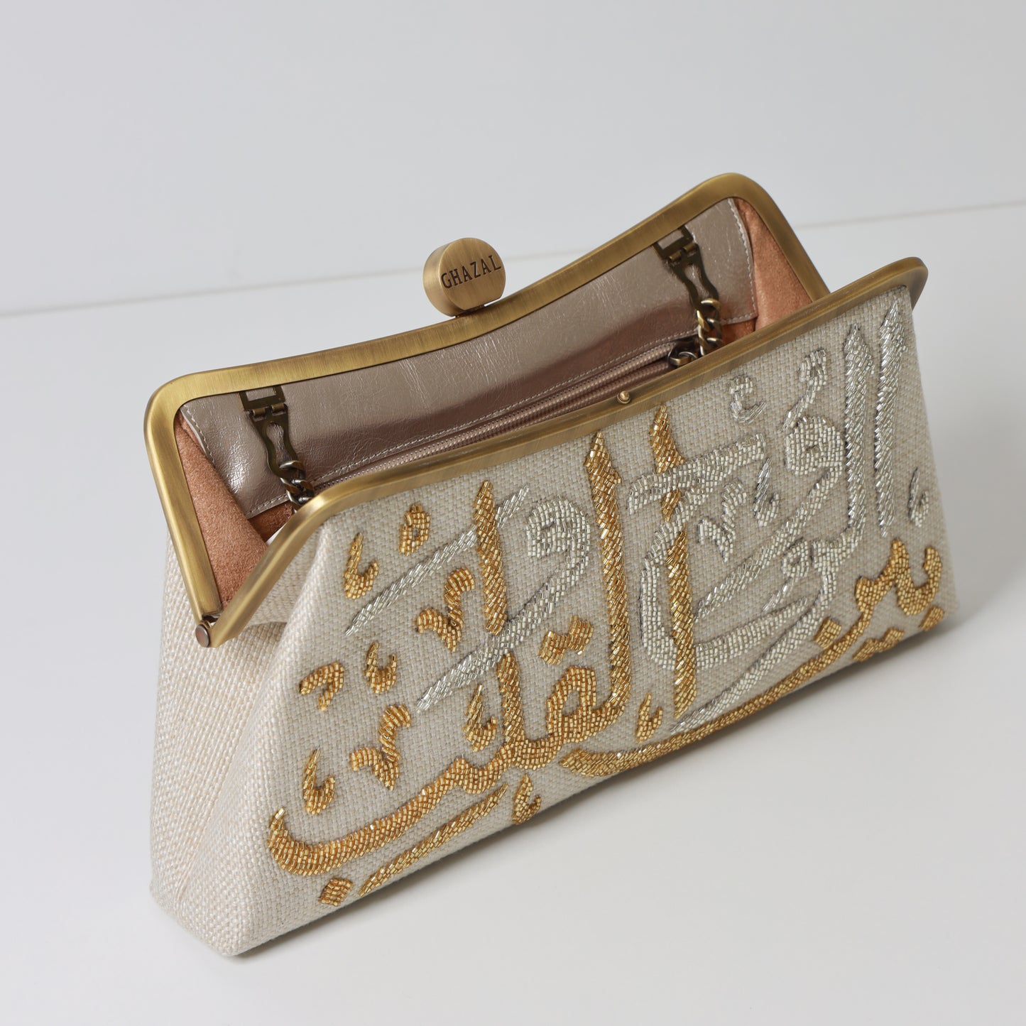 BAYN EL ROOH WA AL QALB CLUTCH