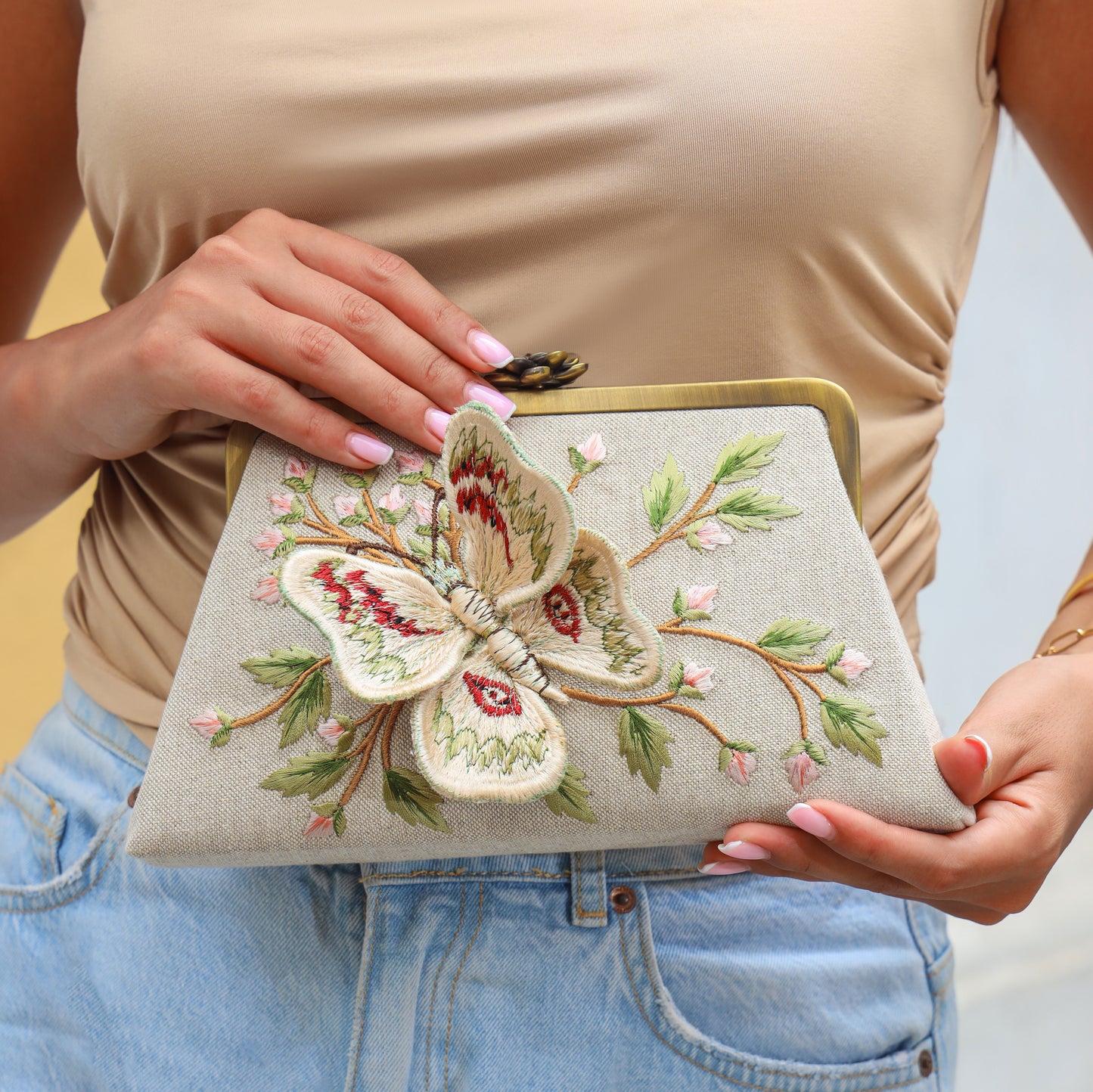 BUTTERFLY CLUTCH