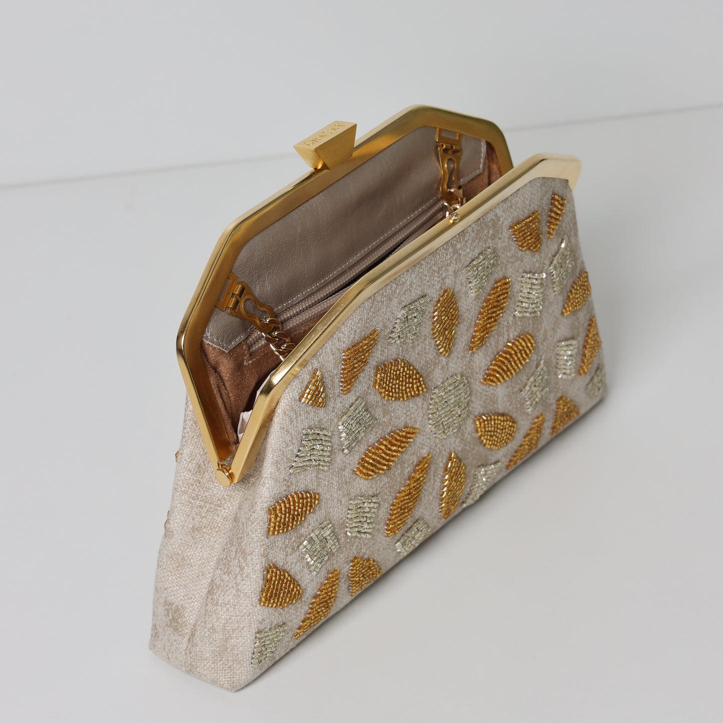 TRAPEZE ANDALUSIA CLUTCH