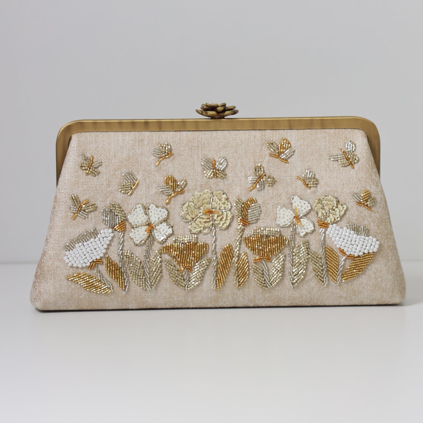 THE FLOWERS AND BUTTERFLIES CLUTCH