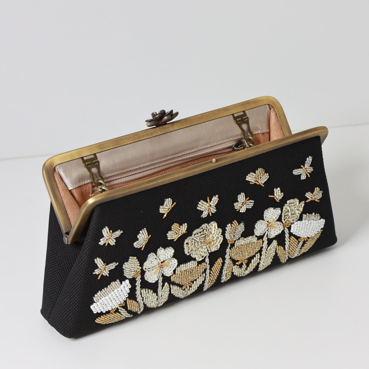 THE FLOWERS AND BUTTERFLIES CLUTCH