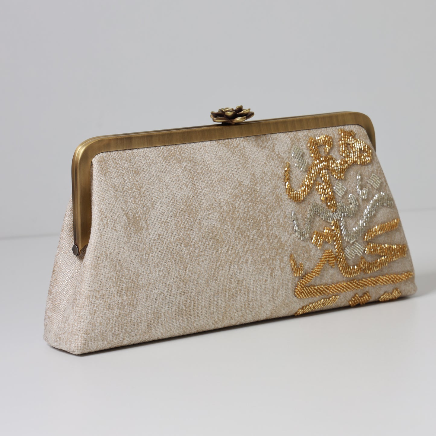 ZENAT HAYATI CLUTCH