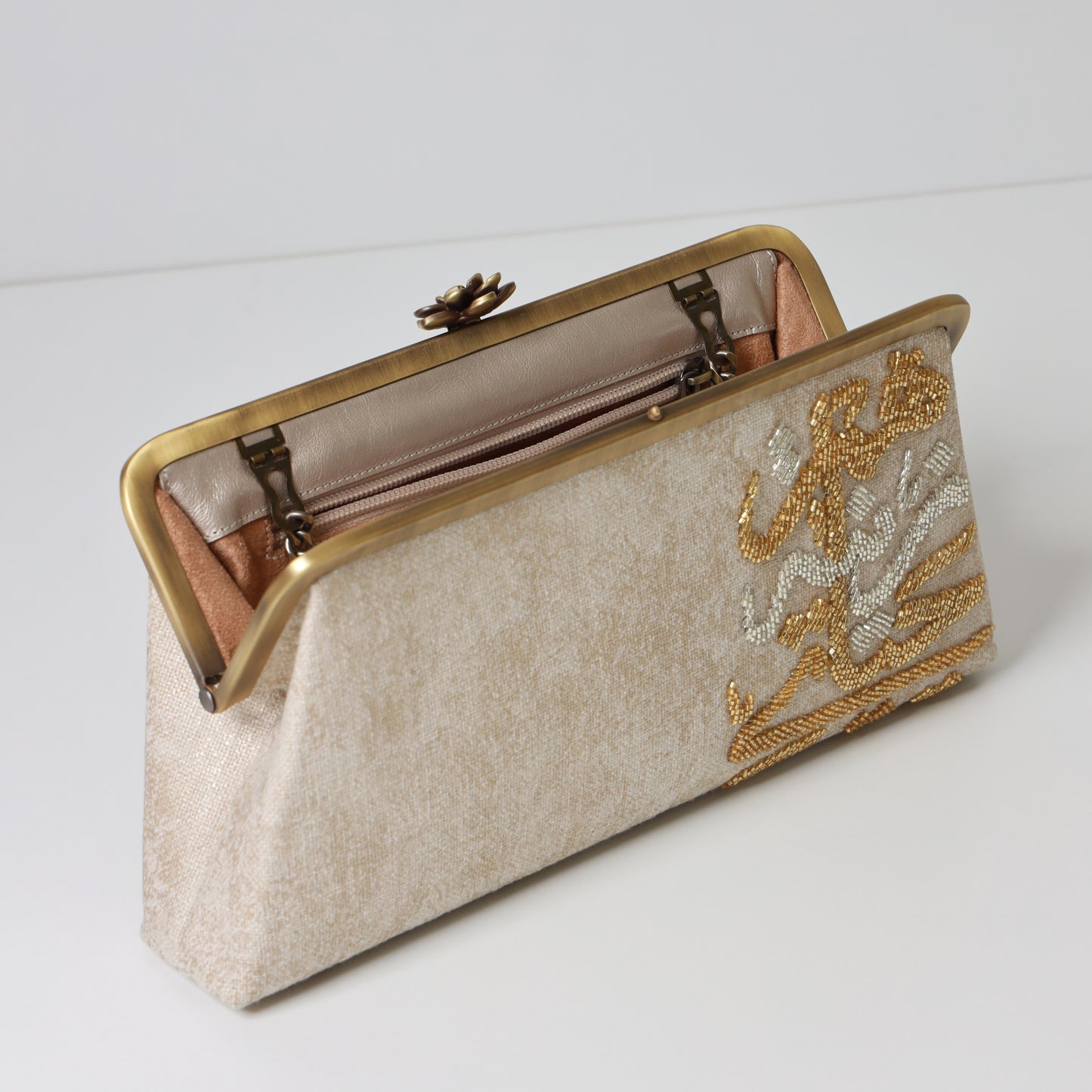 ZENAT HAYATI CLUTCH
